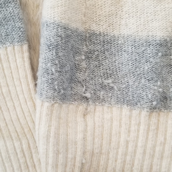 Mossimo Gray and Cream Sweater - Picture 3 of 8